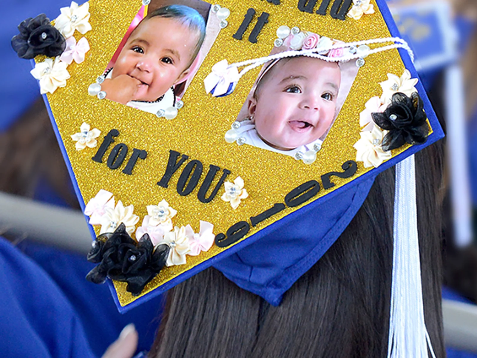 Mortarboard that says: Mama did it for you