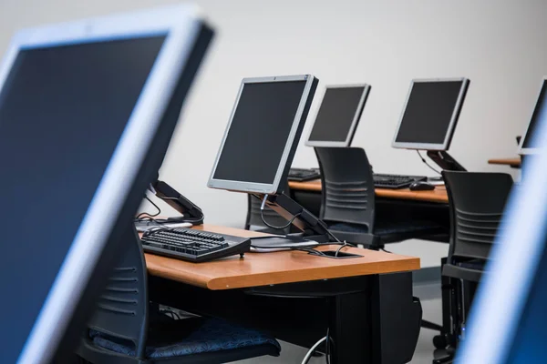 Rows of computers in an FLCC lab.