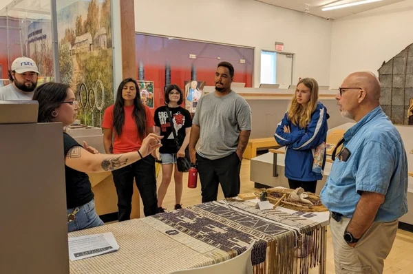 Students in attendance for a museum tour